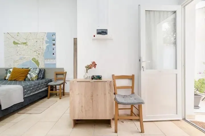 Cozy And Traditional - Ec Studios Larnaca Apartment