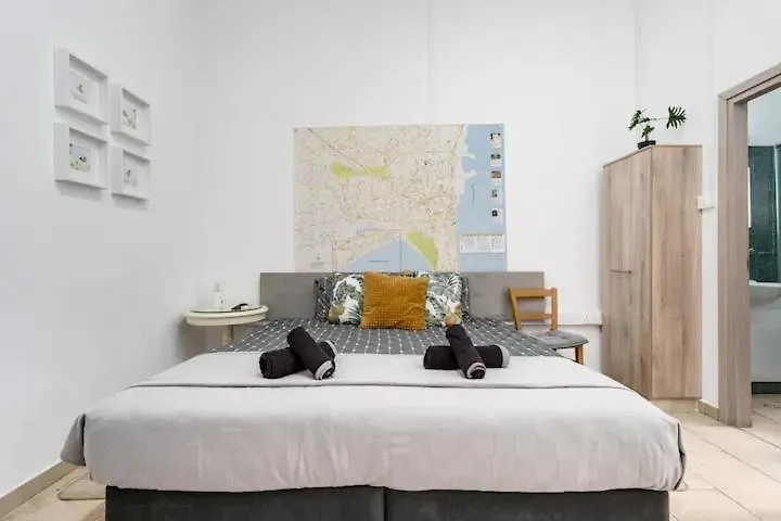 Cozy And Traditional - Ec Studios Larnaca