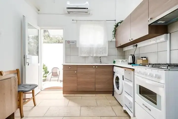 Apartment Cozy And Traditional - Ec Studios Larnaca